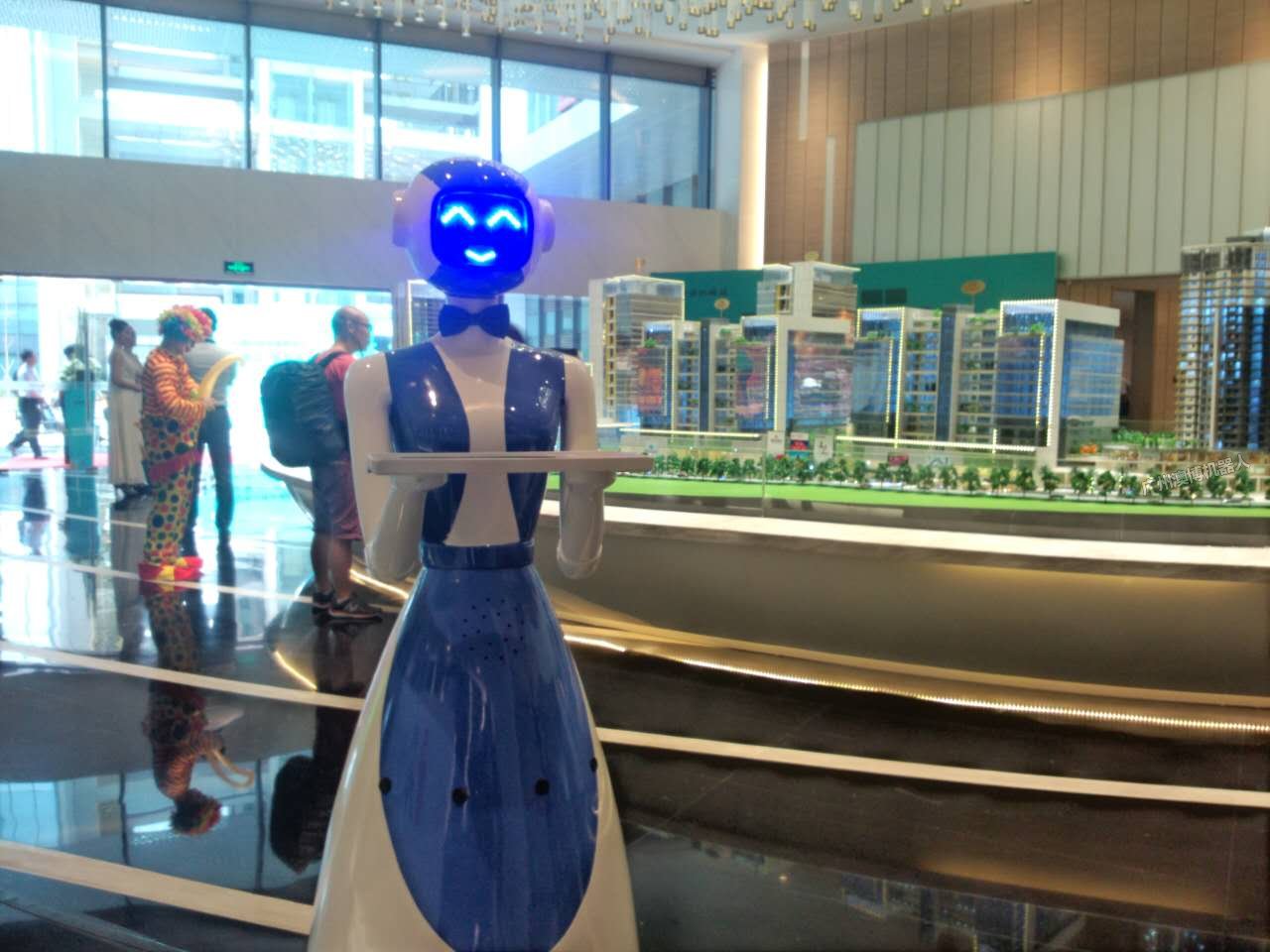 送餐機(jī)器人一件代發(fā)